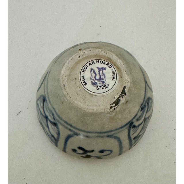 Hoi An Hoard Vietnamese Shipwreck Cosmetic Box and Cover c1480 This box is beautifully hand painted, the lid with a bold...