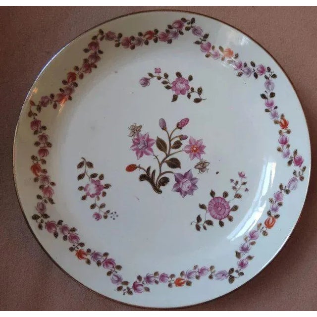 Chinese 18th Century Chinese Export Porcelain Famille Rose Palette Low Bowl or Cake Plate For Sale - Image 3 of 11