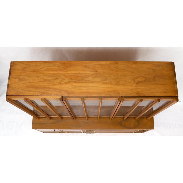 Walnut mid century modern two-part hutch credenza display cabinet glass doors For Sale - Image 10 of 16
