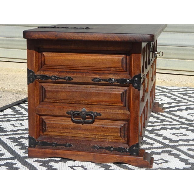 Tuscan Wooden Chest from Argudo Navarro, 1960s For Sale - Image 18 of 18