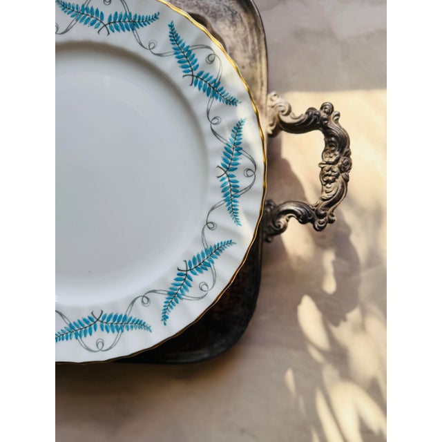 1970s Vintage English Woods & Sons Ferncroft 10.5” Dinner Plates – Set of 5 For Sale - Image 5 of 11