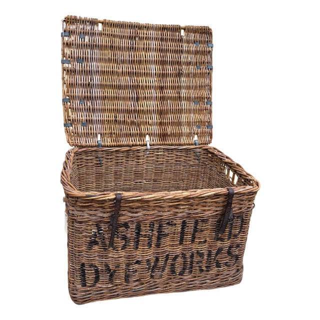 English Wicker Basket, 1920s For Sale