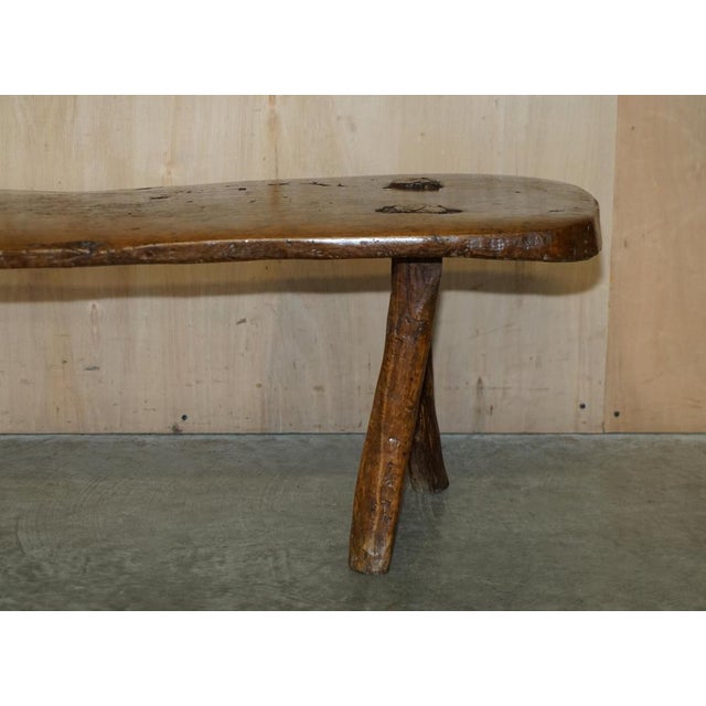 Gold 18th Century Spanish Three Legged Coffee Table, 1740s For Sale - Image 8 of 18