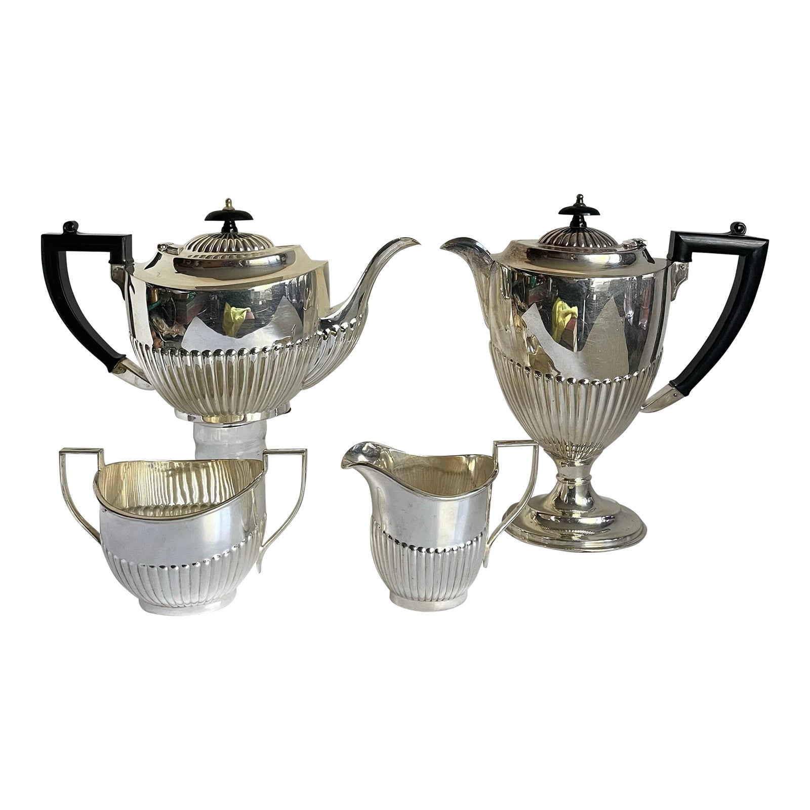 【Elkington】 WESTMINSTER ディナーセット 35本 A Victorian Silver Kettle on Lampstand with View of Canton