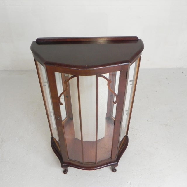 Art Deco English Display Cabinet on Ornate Legs, 1930s For Sale - Image 4 of 18