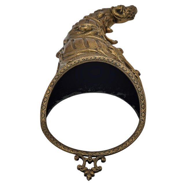 English Georgian Neoclassical Hand-Chased Brass Cornucopia Wall Pocket For Sale In West Palm - Image 6 of 11