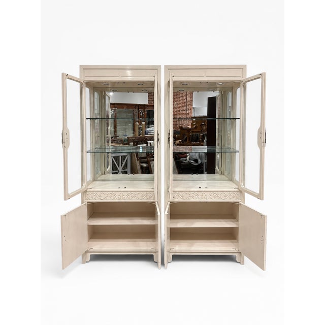1970s Henredon Folio 10 Faux Goatskin Collection Pair of Display Cabinets For Sale In Boston - Image 6 of 13