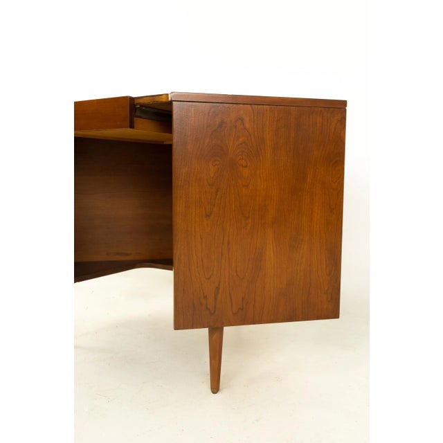 Mid 20th Century Kipp Stewart American Design Foundation Mid Century Solid Cherry Corner Desk For Sale - Image 5 of 13