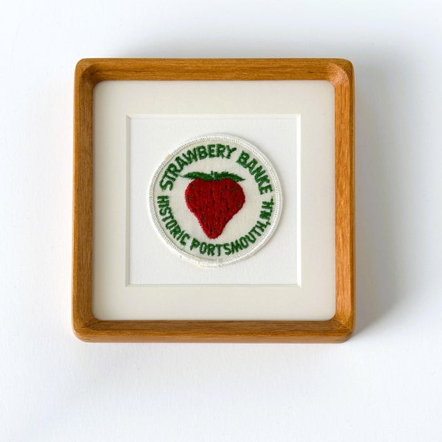 1980s New Hampshire Portsmouth Strawberry Banke Vintage Travel Patch Solid Wood Framed For Sale - Image 5 of 5
