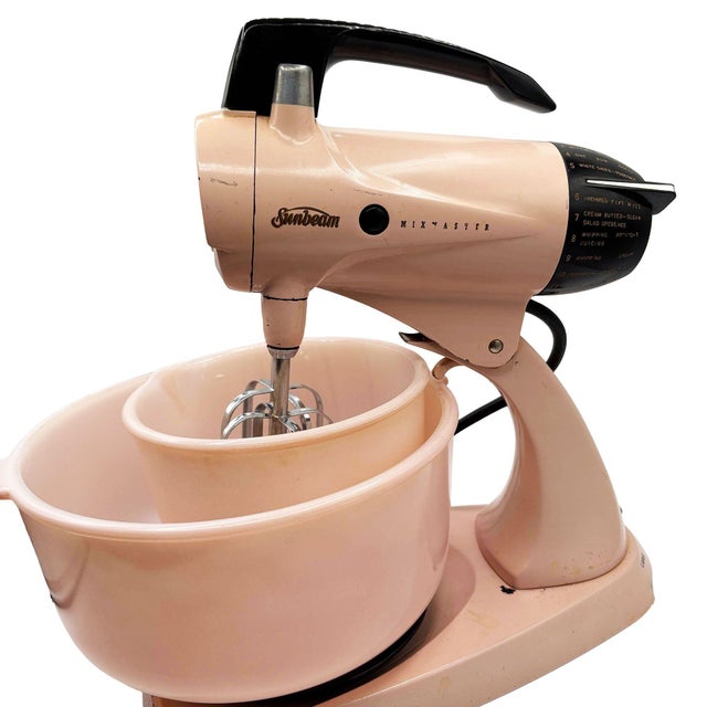 Mid 20th Century Pink Enameled Model 12 Mixmaster Electric Mixer by Sunbeam W/ Bowls For Sale - Image 4 of 11