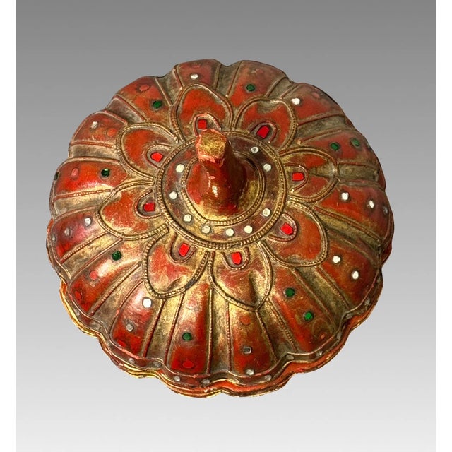 Old Asian Gourd Form Red Lacquer Box With Gold & Glass Jewels, Hand Carved For Sale - Image 4 of 7