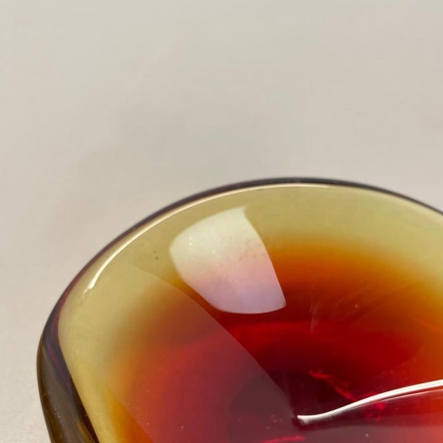 Murano Glass Red Yellow Bowl Element Shell Ashtray Seguso Murano, Italy, 1970s For Sale - Image 6 of 17