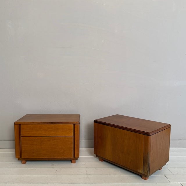 1960s Mid-Century Italian Walnut Bedside Tables with Drawers, 1960s, Set of 2 For Sale - Image 5 of 11