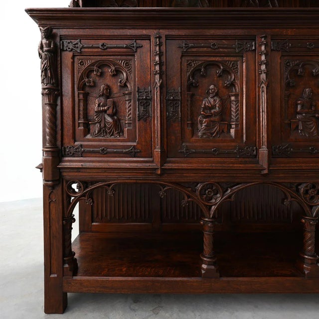 Large Neo-Gothic Hand-Carved Cupboard in Oak, Early 19th Century For Sale - Image 5 of 18