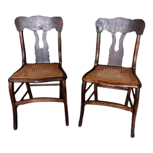 Early 20th Century Pair of Antique Federal Style Flame Mahogany Cane Seat Dining Side Chairs