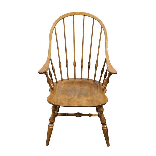 American Ethan Allen Circa 1776 Collection Solid Maple Early American Bowback Windsor Dining Arm Chair 18-6211a For Sale - Image 3 of 10