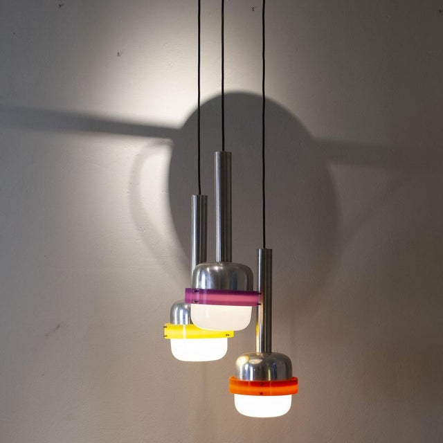 Wall Unit 3 Elements in White and Colored Plastic with Metal Structure from Stilnovo, 1960s For Sale - Image 6 of 10