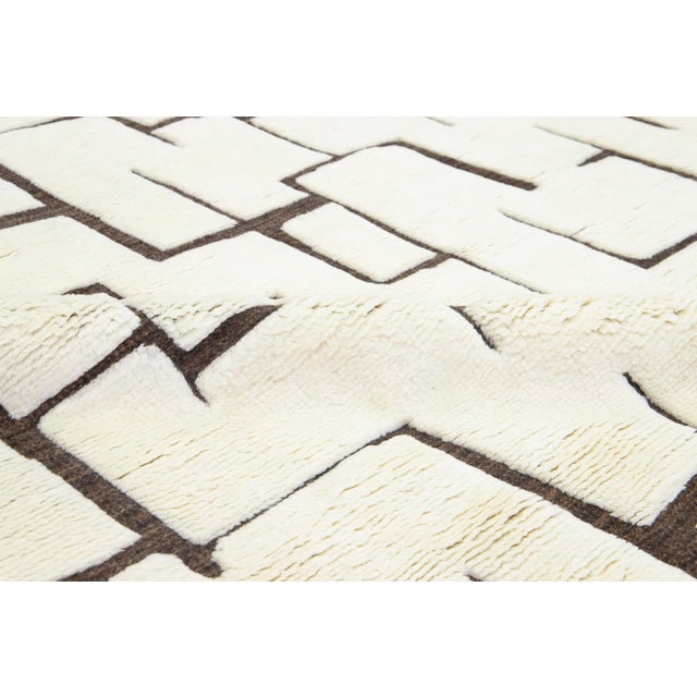 Modern Natural Moroccan Style Wool Rug With Ivory and Brown Abstract Design For Sale In New York - Image 6 of 10