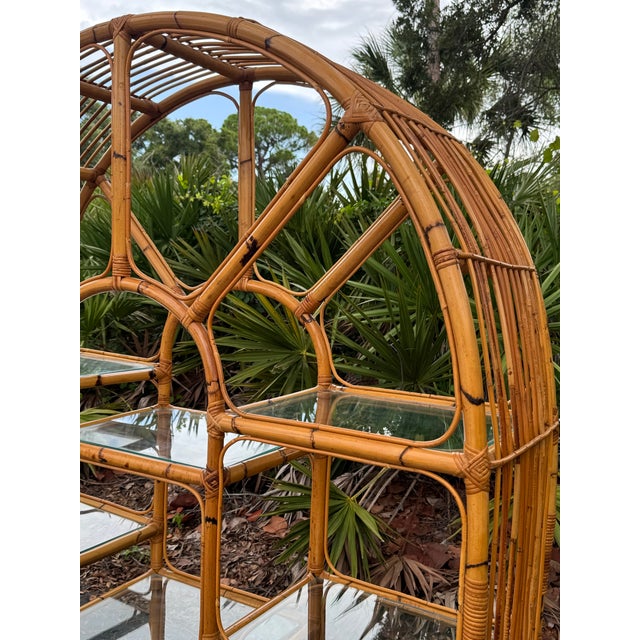 Vintage 1970s Arched Bamboo Étagère With Glass Shelves | Palm Beach Regency Coastal Bookcase For Sale - Image 9 of 11