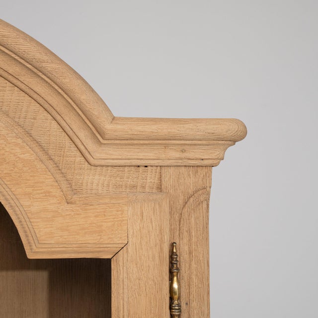 Mid 20th Century France Louis XV Antique White Wood Display Cabinet For Sale - Image 10 of 11