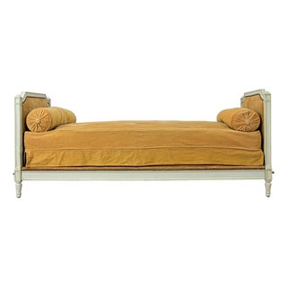 French 19th Century Louis XVI Style Painted and Upholstered Daybed For Sale