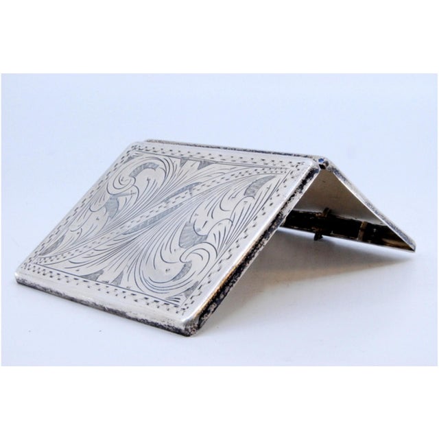 Silver Cigarette Case with Floral Motifs Engraved on Both Sides and Hinged Lid For Sale - Image 4 of 10