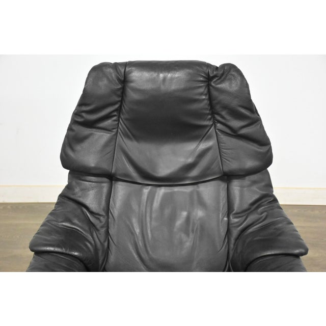 Wood 1960s Ekornes Stressless Black Leather Recling Chair For Sale - Image 7 of 9
