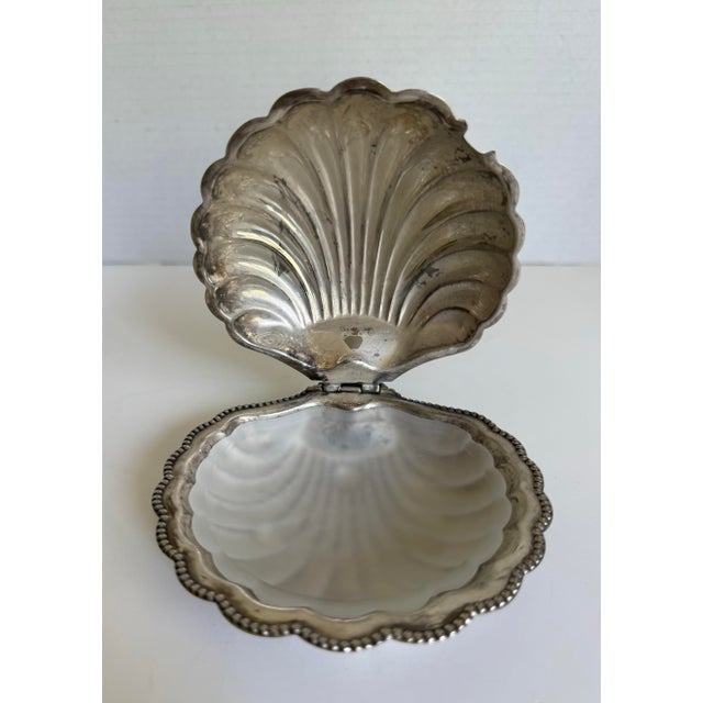 1920s English E & J Leek Silver Plate Clamshell Butter Dish With Glass Liner For Sale - Image 9 of 11