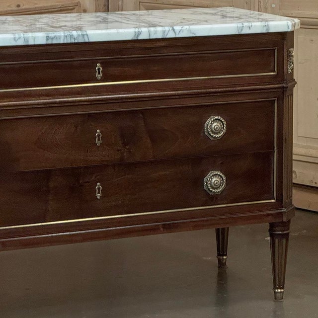 Mid-Century French Mahogany Commode With Carrara Marble Top in Louis XVI Style For Sale - Image 10 of 17