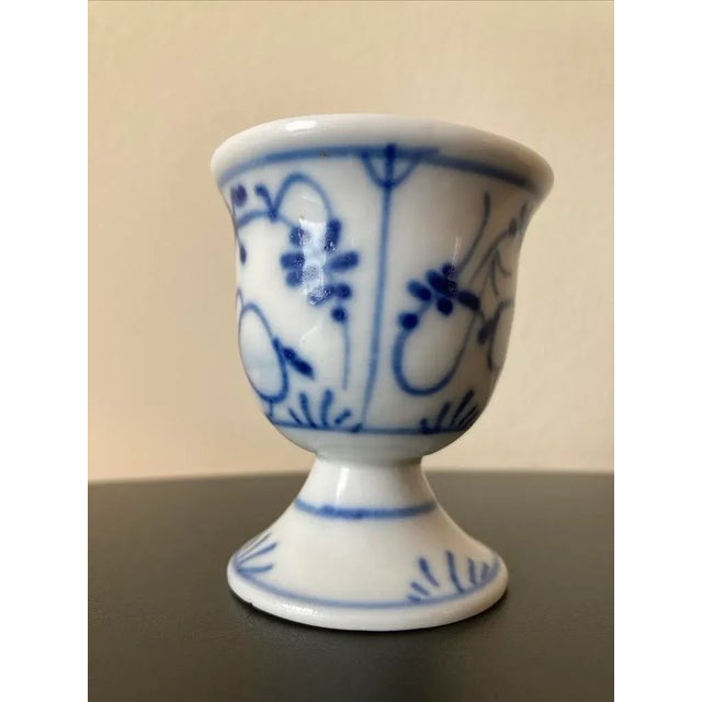 Early 20th Century Antique German Blue and White Porcelain Egg Holder Cup For Sale - Image 9 of 12