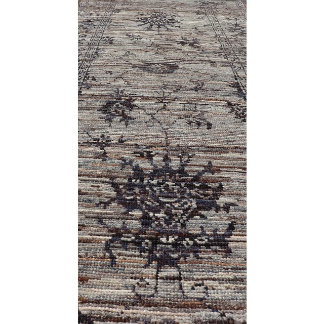 Modern Hand-Knotted Oushak Designed Runner in Wool With Sub-Geometric Design 3'1 X 8'4 For Sale - Image 4 of 11
