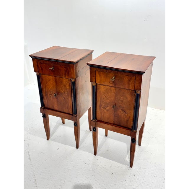 Pair of Early 19th Century Italian Empire Walnut Commodini With Ebonized Columns For Sale - Image 4 of 13