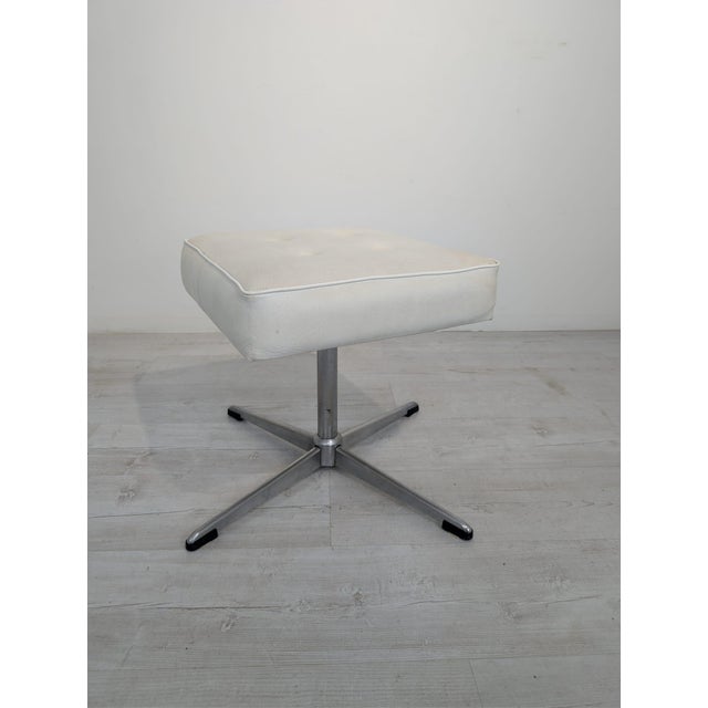 Vintage White Pouf in Leather For Sale - Image 3 of 10