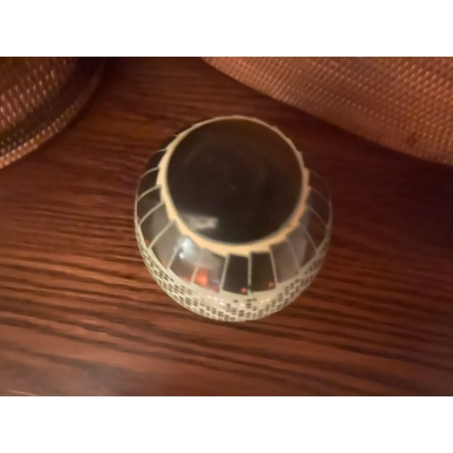 Sculpture Materials 1990s Mata Ortiz Mexican Native Small Pot For Sale - Image 7 of 7