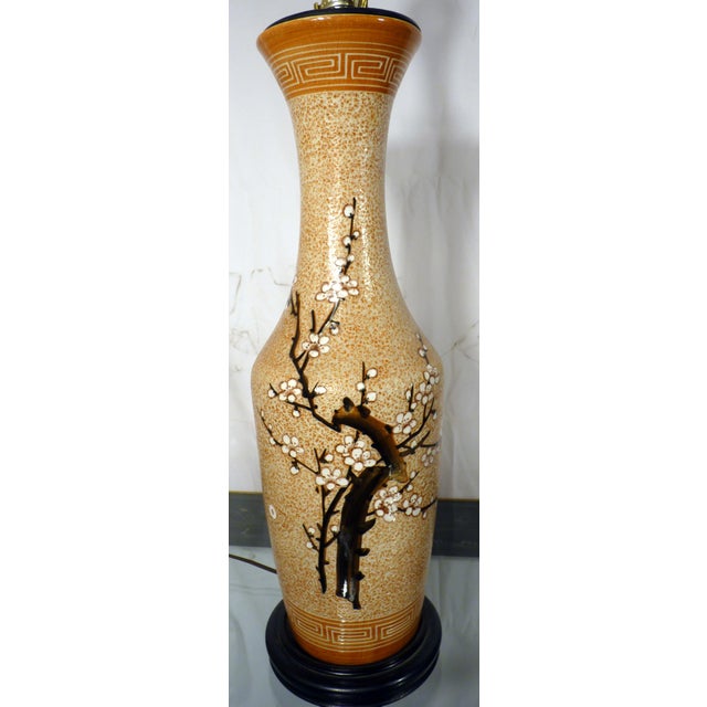 Elevate your space with this stunning 26-inch Mid-Century Modern ceramic table lamp, a perfect blend of MCM form and...