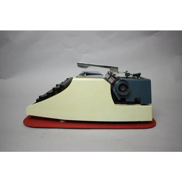 Metal Model 32 Typewriter from Daro Erika, Germany, 1965 For Sale - Image 7 of 11