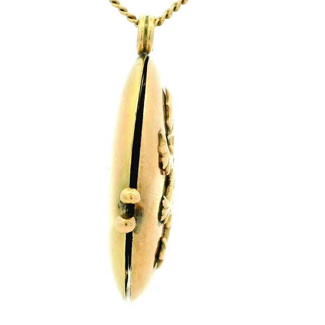 Traditional Vintage 14k Gold Heraldic Lion Rampant Oval Photo Locket Pendant For Sale - Image 3 of 12