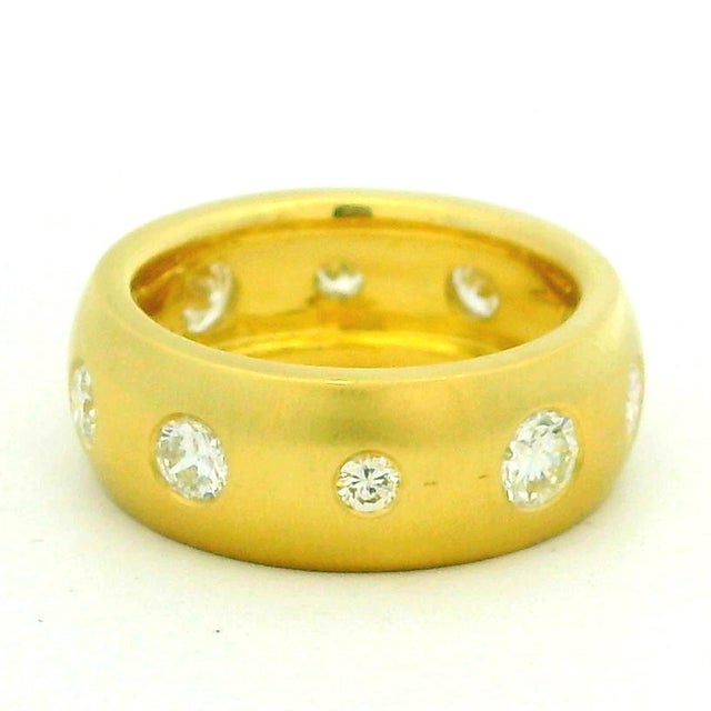 2020s Talia Jade 18k Gold Diamond Band Ring, 1.90 Carats, Size 7 For Sale - Image 5 of 14