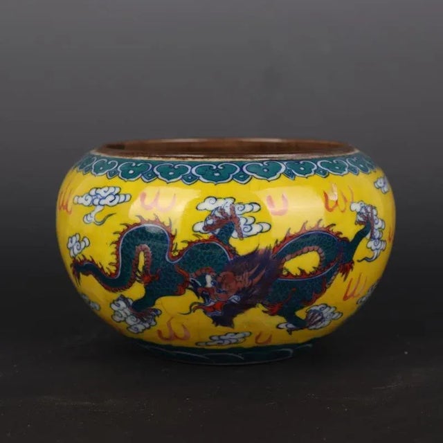 H-10.8cm,W-17.5cm This vintage Famille Verte porcelain brush pot features a beautiful cloud and dragon pattern, showcasing...