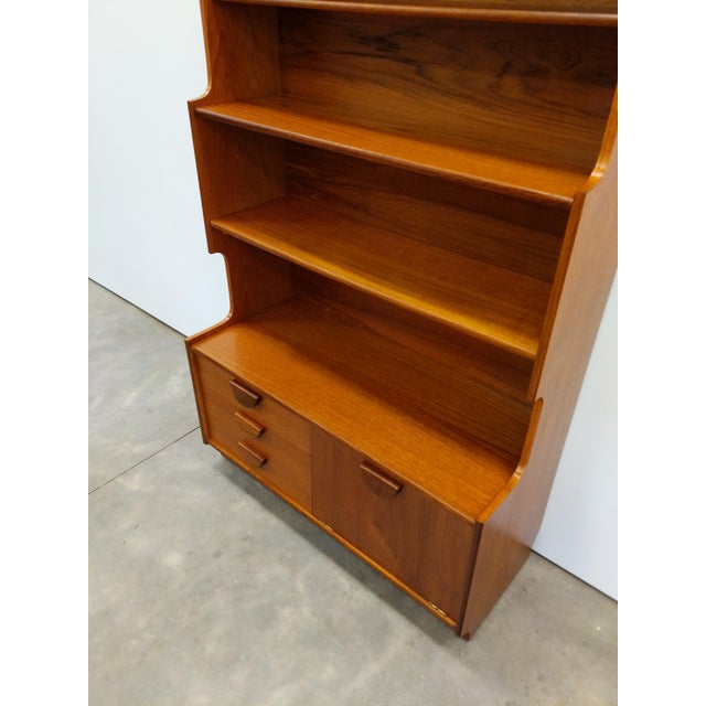 Wood Vintage Mid Century Modern Teak Sideboard by Stonehill, Attributed For Sale - Image 7 of 7