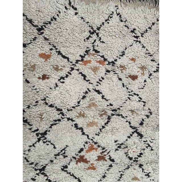 Small Mid-Century Moroccan Tribal Beni Ouarain Rug, 1940s For Sale - Image 4 of 17