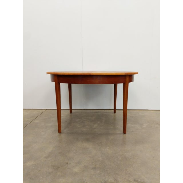 1960s Vintage Mid Century Modern Teak Extendable Dining Table For Sale - Image 5 of 10