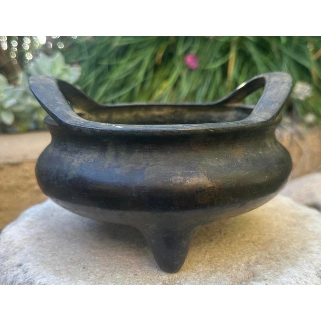 Antique Chinese Bronze Tripod Censer With Strap Handles & Xuande Mark Late Ming For Sale - Image 4 of 18