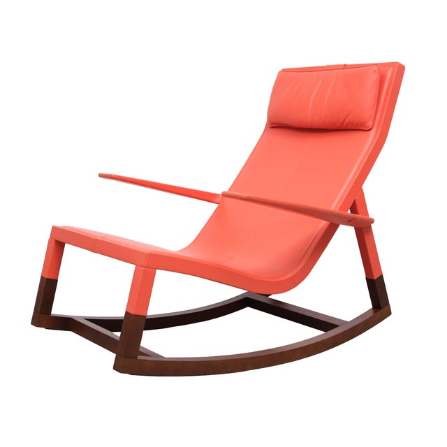 Don'do is the first rocking chair produced by Poltrona Frau in collaboration with the famous designer Jean Marie Jean...