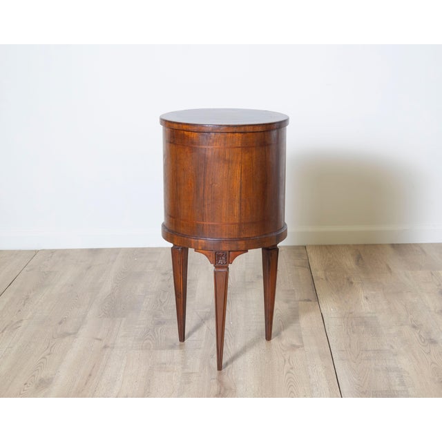 French Early 19th Century Italian Louis XVI Style Round Walnut Cabinet For Sale - Image 3 of 7