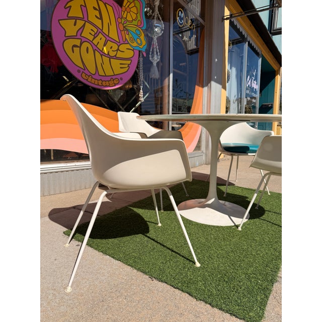 White Restored Space-Age Mid-Century Modern Burke Inc. 5-Piece Dining Set (Rare Rod-Legs) For Sale - Image 8 of 18