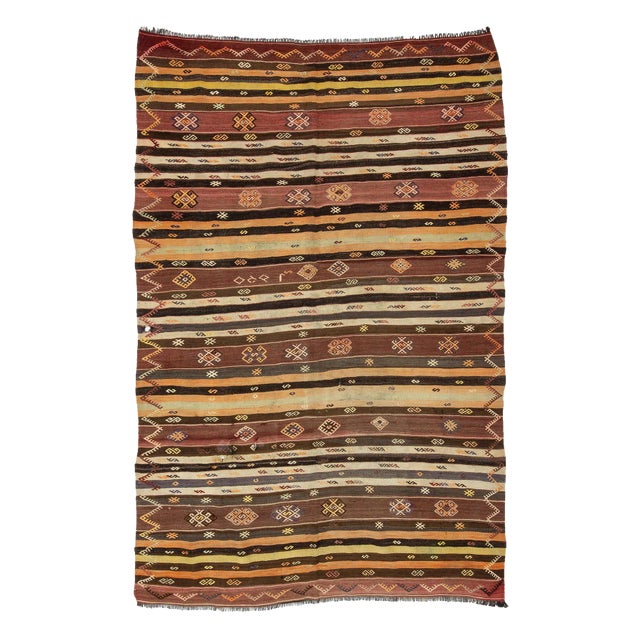 Vintage Embroidered Turkish Kilim Rug- 6′8″ × 10′ For Sale