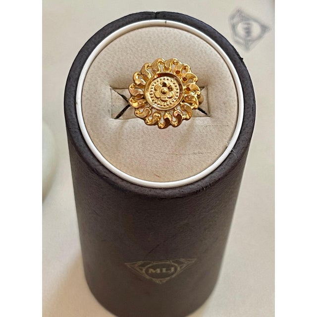 22 Karat Yellow Gold Flower Ring For Sale - Image 4 of 18
