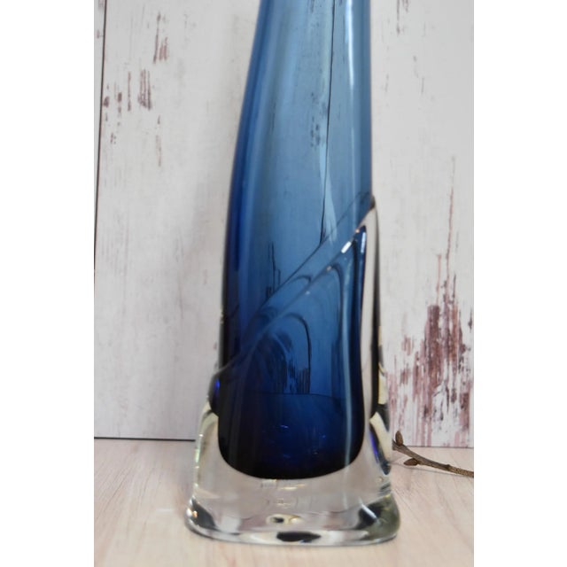 Blue 1990s Modern Sleek Branson Midnight Blue Slender Art Glass Calla Vase, Signed For Sale - Image 8 of 13