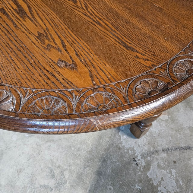 Wood Early 20th Century English Round Oak Carved Edge Turned Leg Stretcher Base Coffee Table For Sale - Image 7 of 16